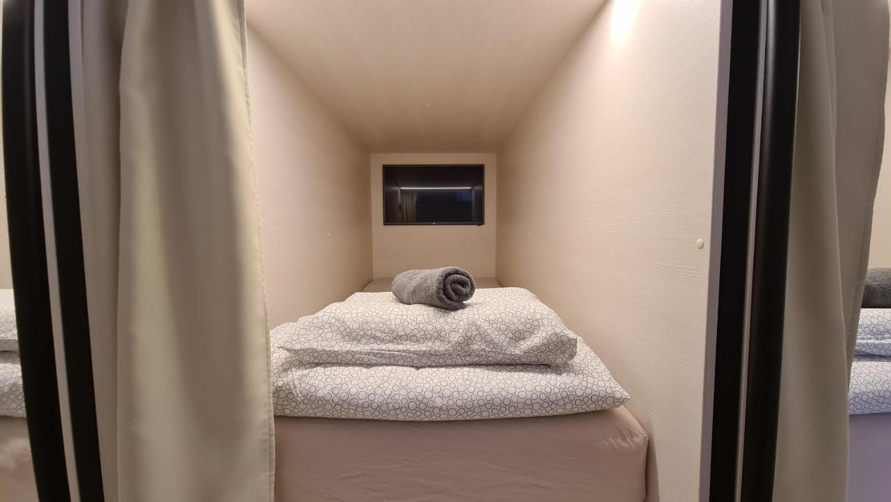 Cabin Hostel Любляна Экстерьер фото